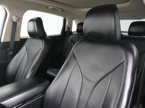 Used 2021 Lincoln Nautilus Reserve FWD image 11