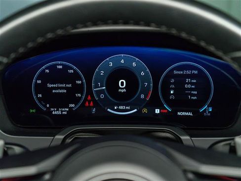 Certified 2025 Porsche 911 Carrera RWD image 20