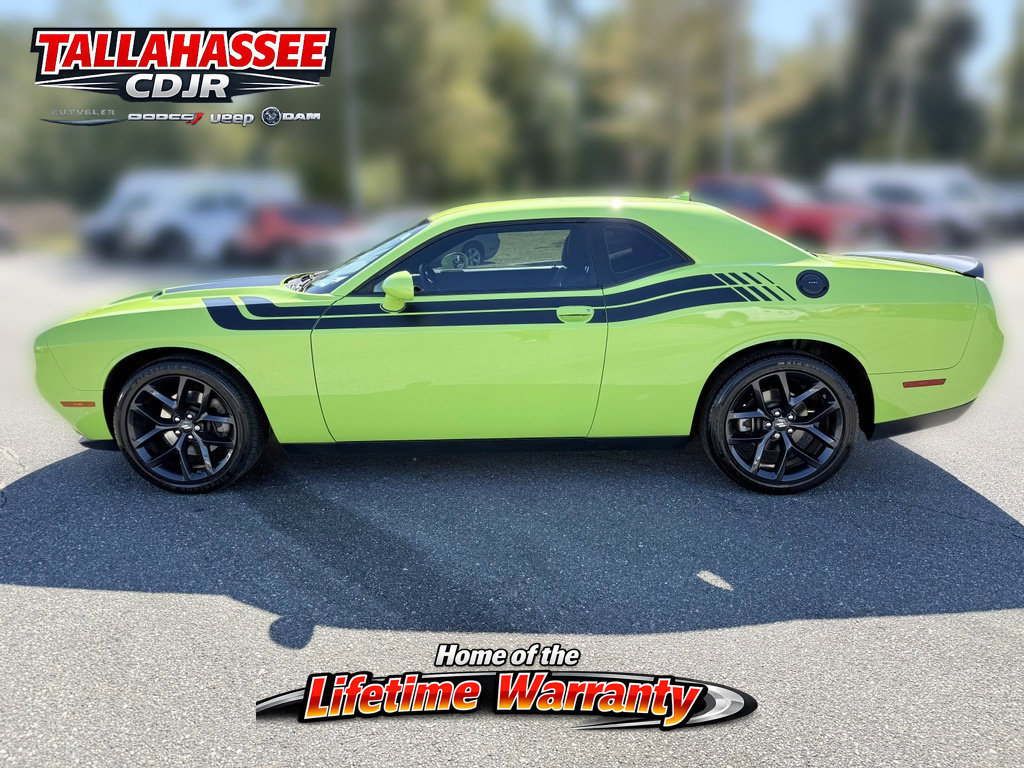 Used 2023 Dodge Challenger SXT w/ Plus Package RWD image 8
