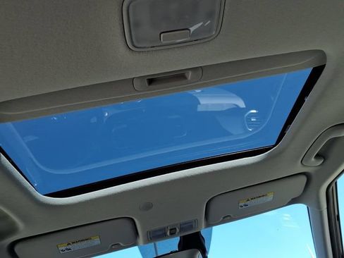 New 2026 Hyundai Venue SEL FWD image 11