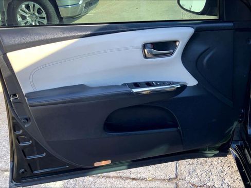 Used 2013 Toyota Avalon XLE image 19