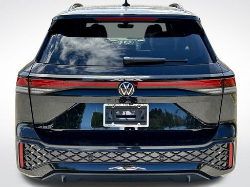 New 2026 Volkswagen Tiguan SE R-Line FWD image 5
