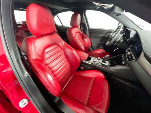 Used 2022 Alfa Romeo Giulia Veloce image 31