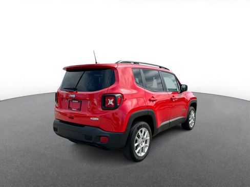 Certified 2022 Jeep Renegade Latitude w/ Convenience Group image 8