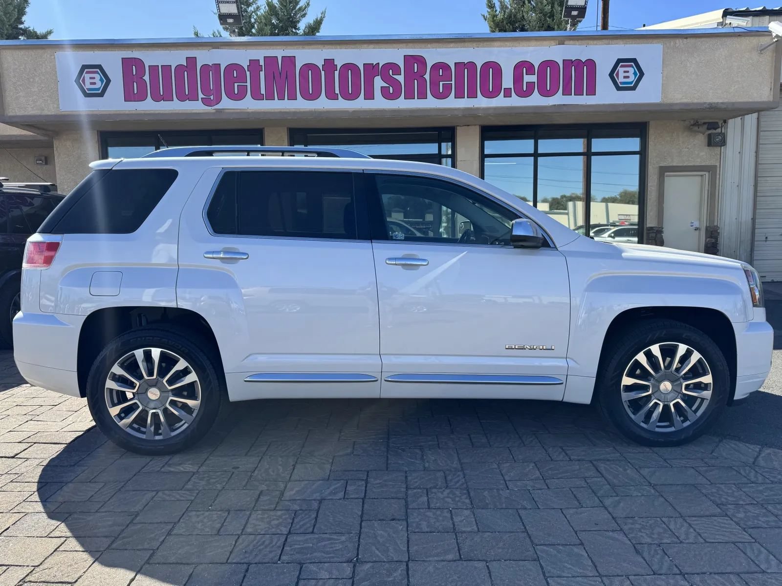 Used 2016 GMC Terrain Denali AWD/4WD image 1