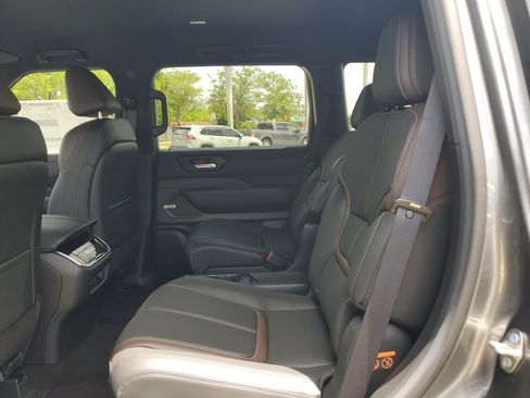 New 2025 Nissan Armada SL w/ Captain's Chari Seat Package image 8
