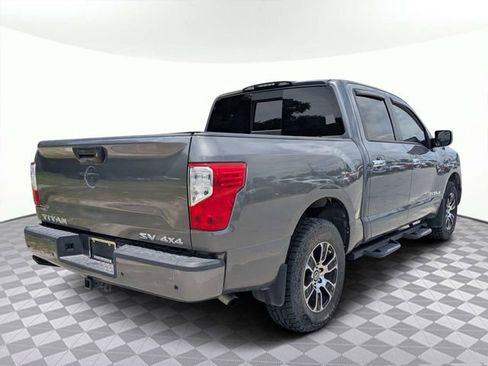 Used 2021 Nissan Titan SV w/ SV Convenience Package AWD/4WD image 4