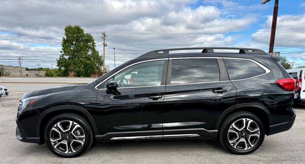 Used 2023 Subaru Ascent Limited AWD/4WD image 5