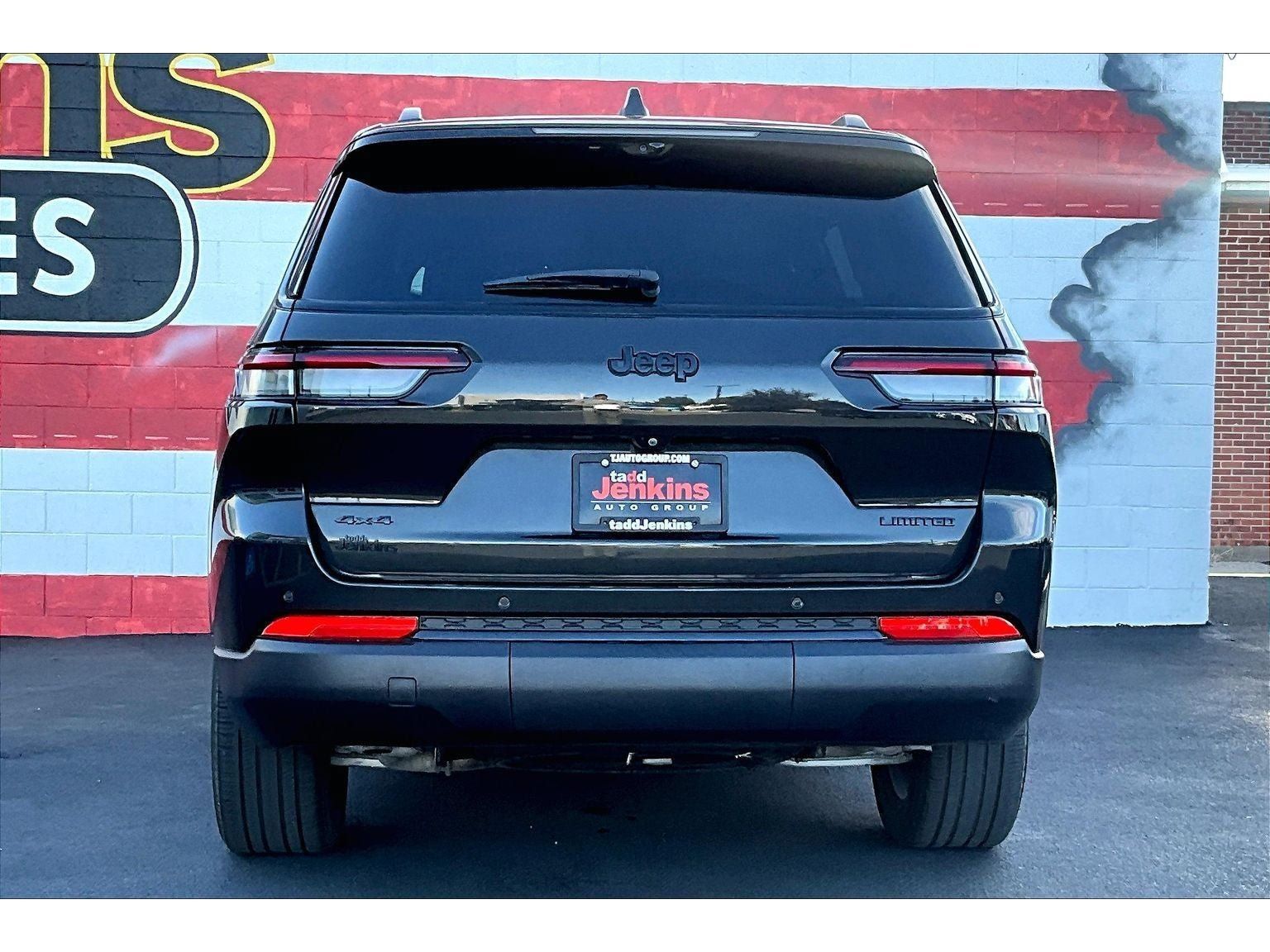 Used 2024 Jeep Grand Cherokee L Limited w/ Luxury Tech Group II AWD/4WD image 4