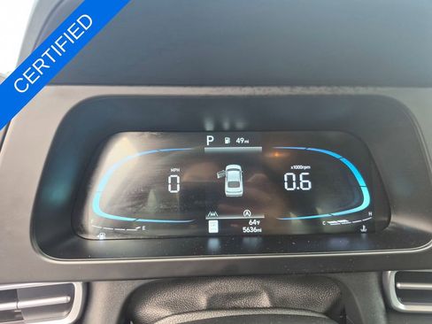 Used 2025 Hyundai Elantra SE FWD image 14