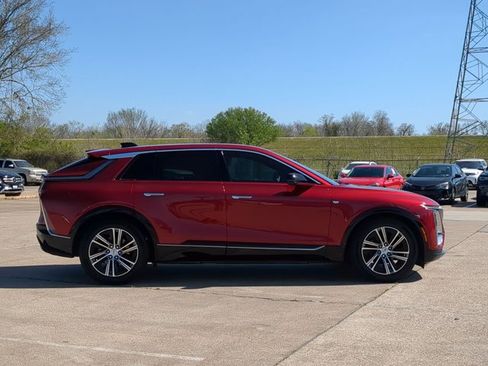 Used 2024 Cadillac Lyriq Luxury w/ LPO, Floor Liner Package image 5