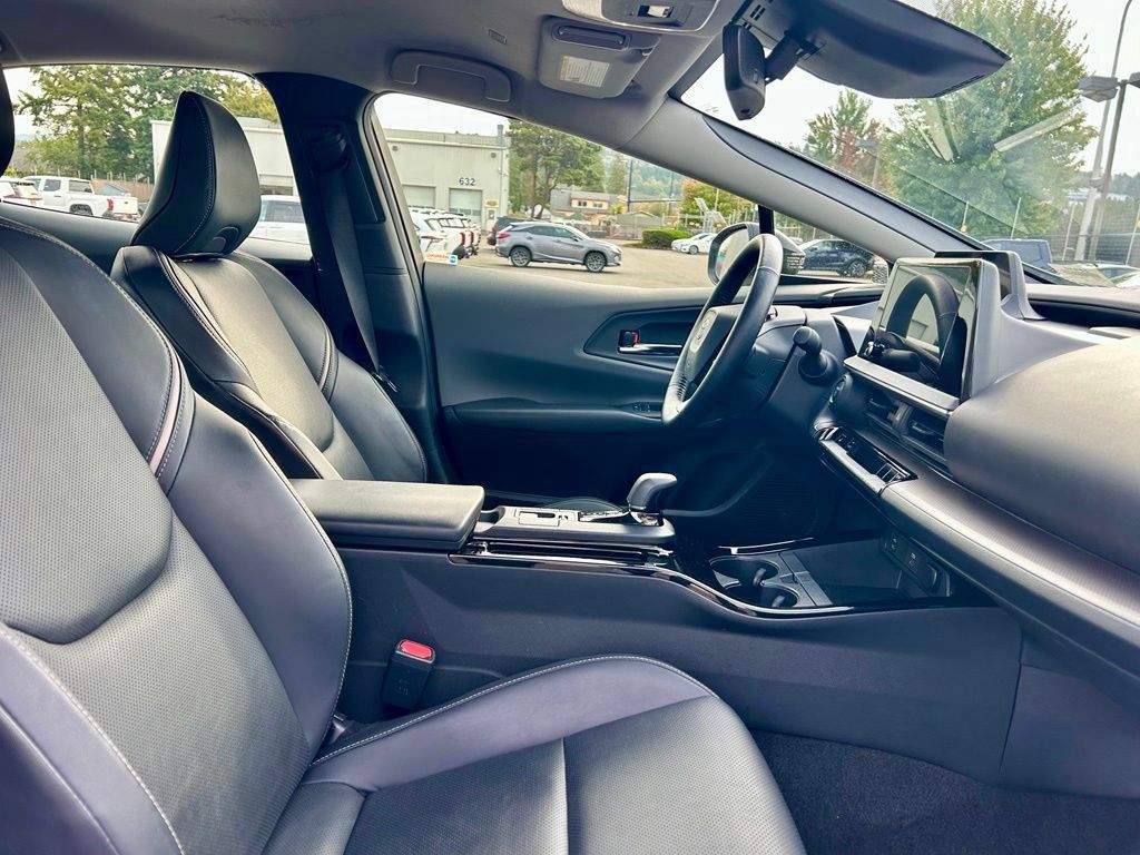 Certified 2023 Toyota Prius XLE FWD image 16
