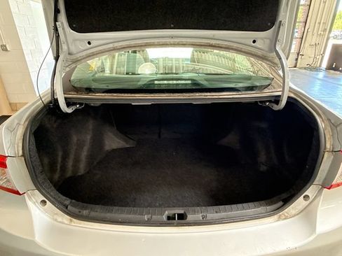 Used 2012 Toyota Corolla LE FWD image 23