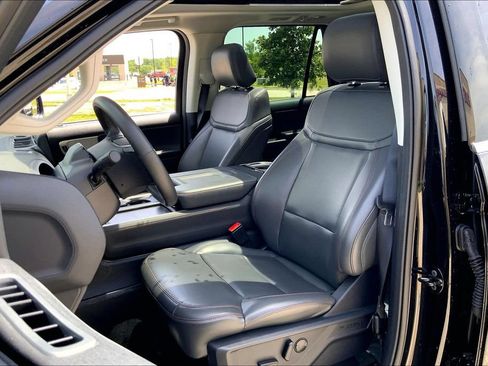 Used 2025 Ford Expedition Active AWD/4WD image 24