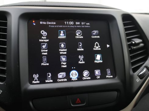 Used 2016 Jeep Cherokee Latitude w/ Cold Weather Group AWD/4WD image 45