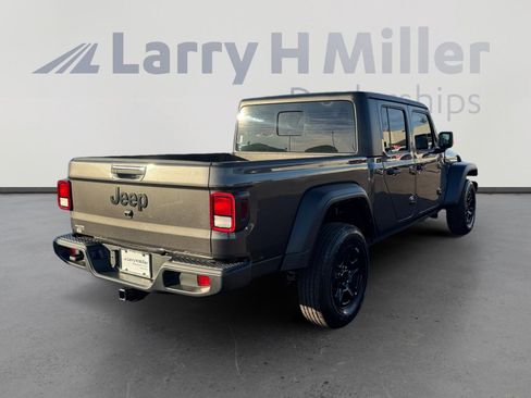 Used 2023 Jeep Gladiator Sport w/ Trailer Tow Package image 5