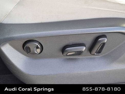 Used 2018 Volkswagen Tiguan SEL image 16