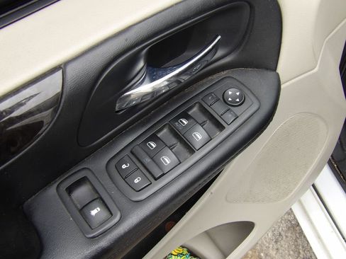 Used 2016 Dodge Grand Caravan SE w/ Quick Order Package 29E SE FWD image 10