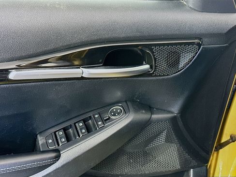 Used 2023 Kia Seltos S w/ Navigation Package FWD image 18