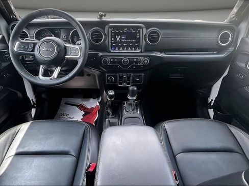 Used 2023 Jeep Wrangler Unlimited Sahara w/ Cold Weather Group AWD/4WD image 7
