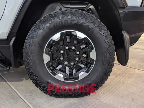 Used 2024 GMC Hummer EV 3X w/ Extreme Off-Road Package AWD/4WD image 16