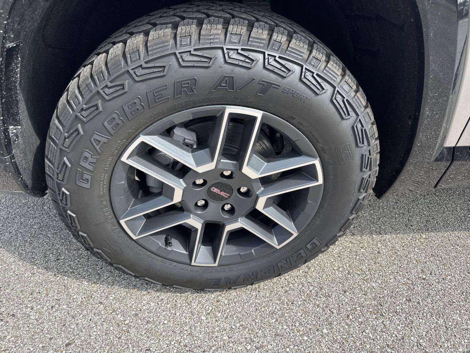 New 2027 GMC Terrain AT4 w/ Convenience Package III AWD/4WD image 10