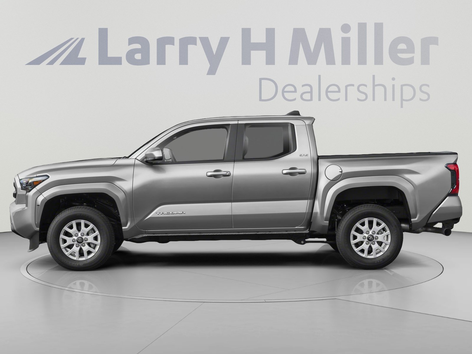 Used 2024 Toyota Tacoma SR5 RWD image 3