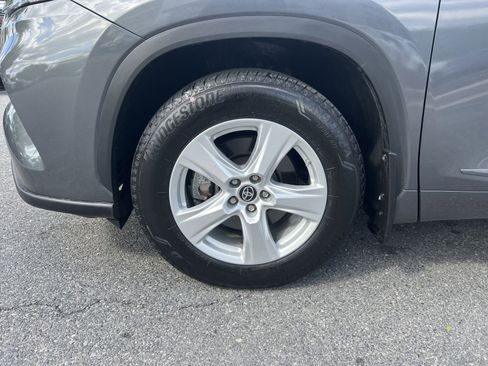 Used 2023 Toyota Highlander L image 20