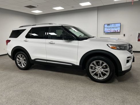 Used 2022 Ford Explorer Limited image 15