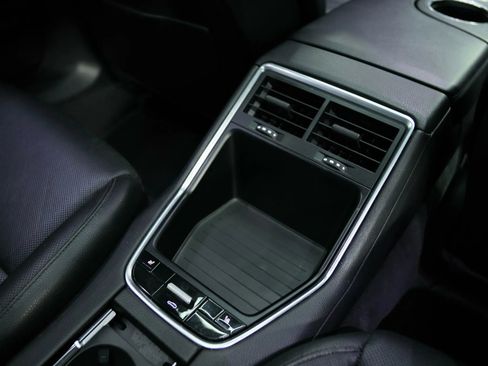 Used 2017 Porsche Panamera 4 image 33