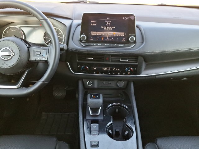 Certified 2023 Nissan Rogue SV w/ SV Premium B Package FWD image 18