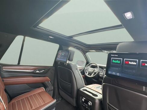 Used 2023 GMC Yukon Denali Ultimate image 9
