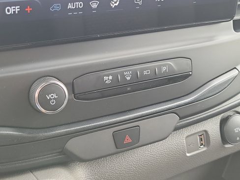 New 2026 Ford Transit 250 148 Medium Roof image 28