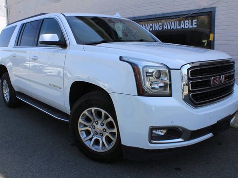 Used 2020 GMC Yukon XL SLT AWD/4WD image 10