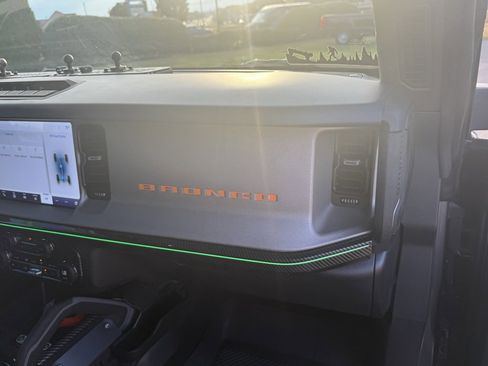 Used 2024 Ford Bronco Outer Banks image 37