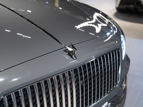 Used 2024 Bentley Flying Spur V8 AWD/4WD image 19