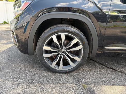 Used 2023 Volkswagen Atlas SEL Premium AWD/4WD image 30