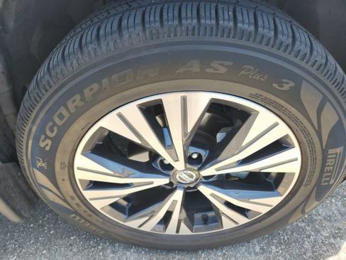 Used 2021 Nissan Rogue SV FWD image 11