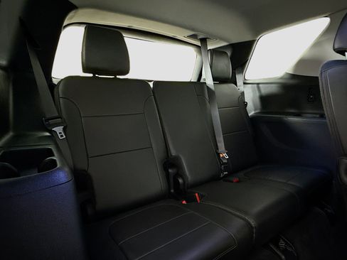 Used 2020 Chevrolet Traverse RS FWD image 28