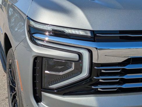 New 2026 Chevrolet Suburban Premier image 9