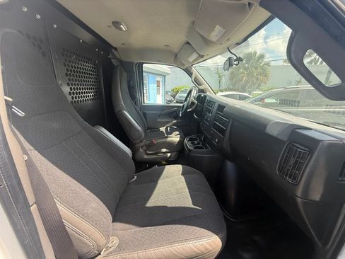 Used 2021 GMC Savana 2500 w/ Driver Convenience Package RWD image 9