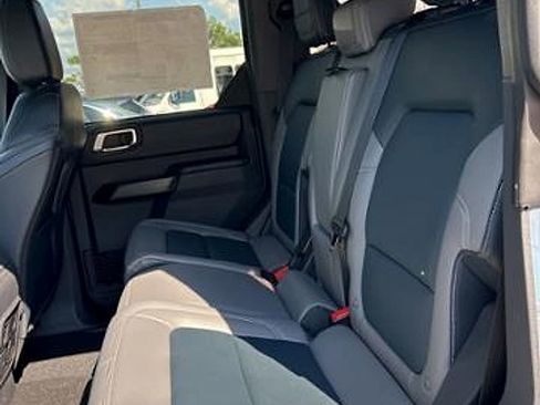 New 2024 Ford Bronco Outer Banks w/ Sasquatch Package AWD/4WD image 39