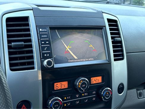 Used 2020 Nissan Frontier SV image 9