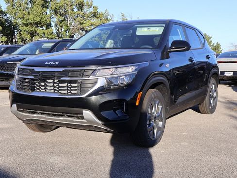 New 2026 Kia Seltos LX image 3