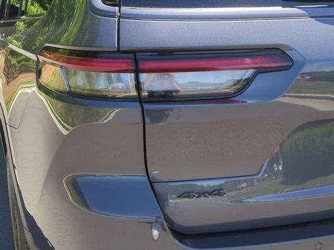 New 2026 Jeep Grand Cherokee L 4WD image 21