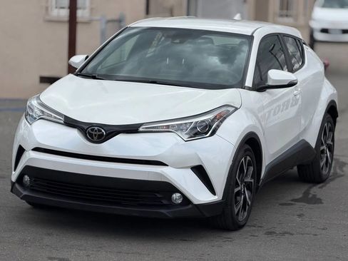 Used 2018 Toyota C-HR XLE FWD image 5