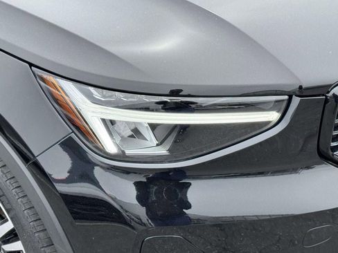 Certified 2023 Volvo XC40 B5 Plus w/ Protection Package AWD/4WD image 8