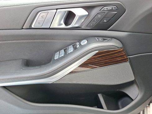 Used 2026 BMW X7 xDrive40i image 16