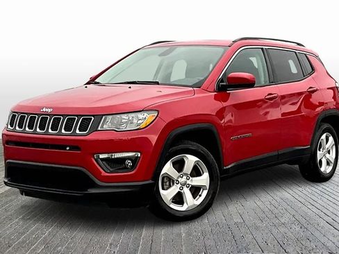 Used 2017 Jeep Compass Latitude w/ Popular Equipment Group image 1