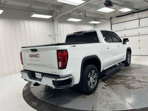 Used 2026 GMC Sierra 1500 SLE w/ X31 Off-Road Package AWD/4WD image 3